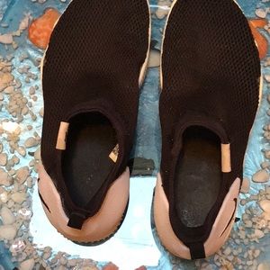 Boys Nike Water/Sand ShoeSize 4